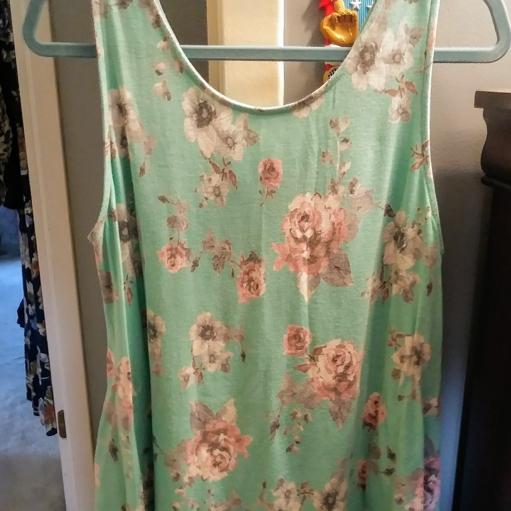 Key Hole Floral Sleeveless Dress